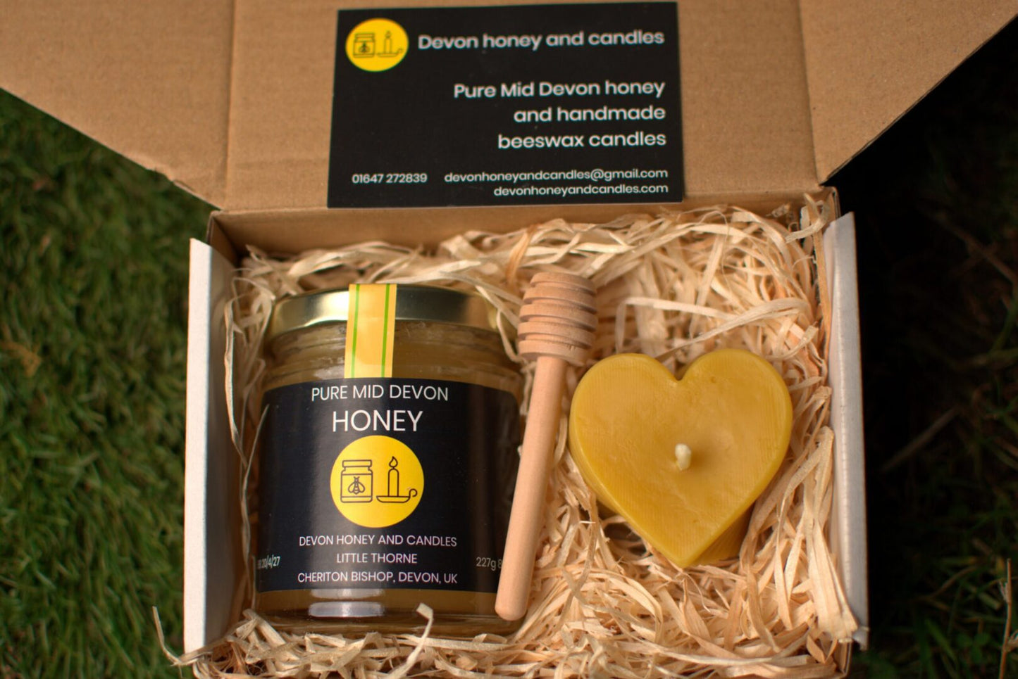 Heart candle and honey gift set image 0